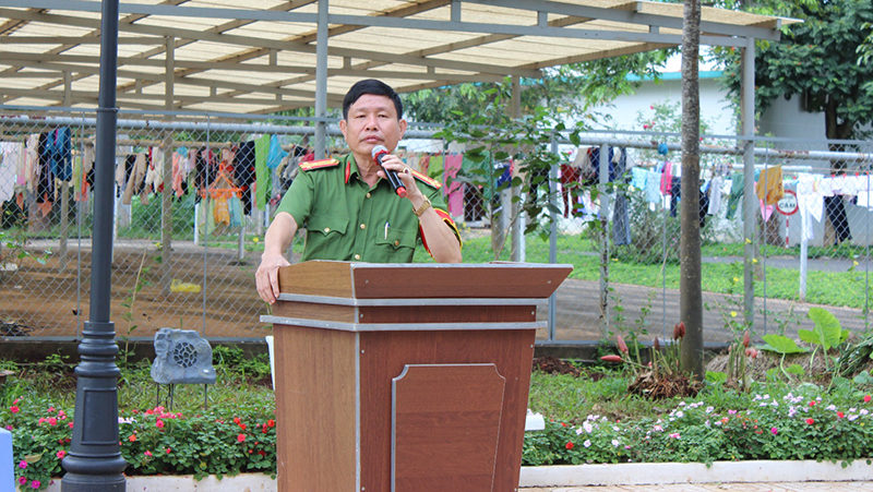 Thượng tá Lê Văn Thường – Trưởng ban chỉ huy phát biểu triển khai phương án