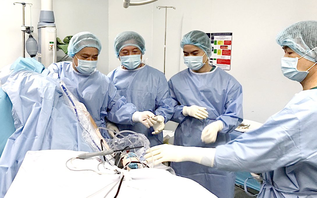 BS Bệnh Viện Chợ Rẫy Phẫu Thuật Nội Soi Khớp Vai Phức Tạp Tại Đắk Lắk