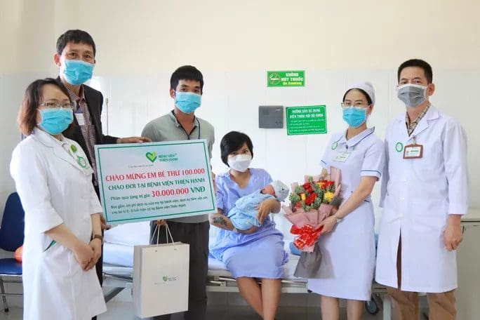 Bệnh viện Thiện Hạnh chào đón em bé thứ 100.000