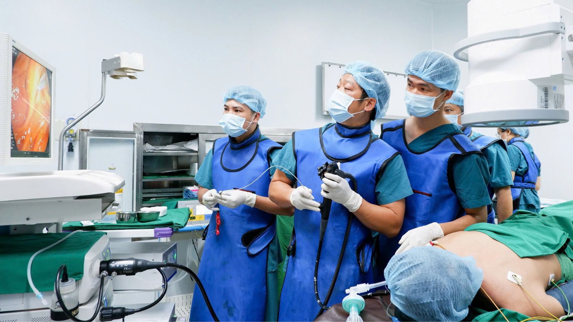 BƯỚC TIẾN MỚI TRONG ĐIỀU TRỊ ÍT XÂM LẤN