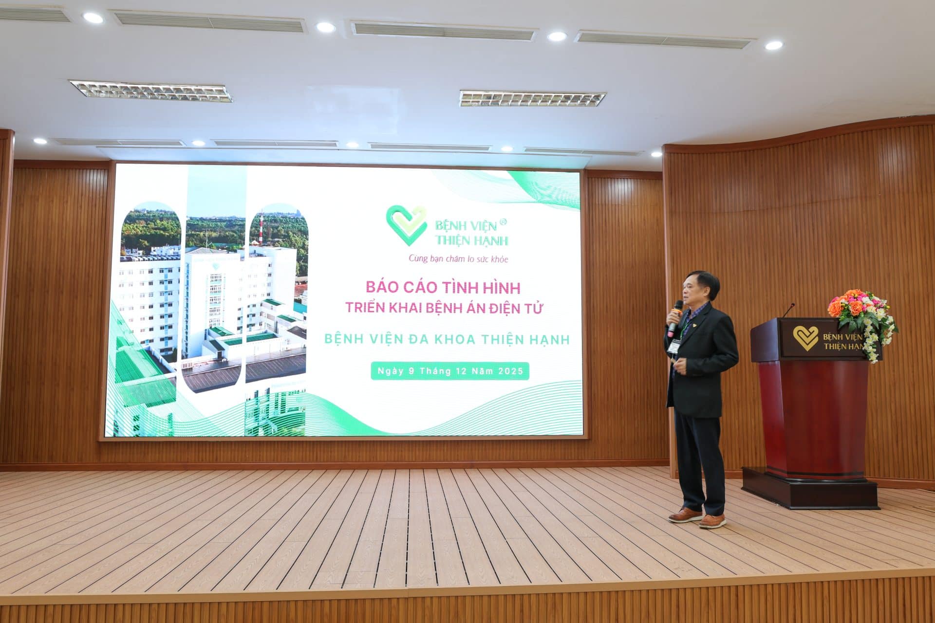 ThS.BS Phạm Phú Cường trình bày báo cáo chuyên môn